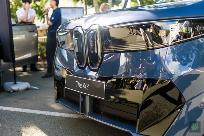 The front and bonnet of the BMW iX3